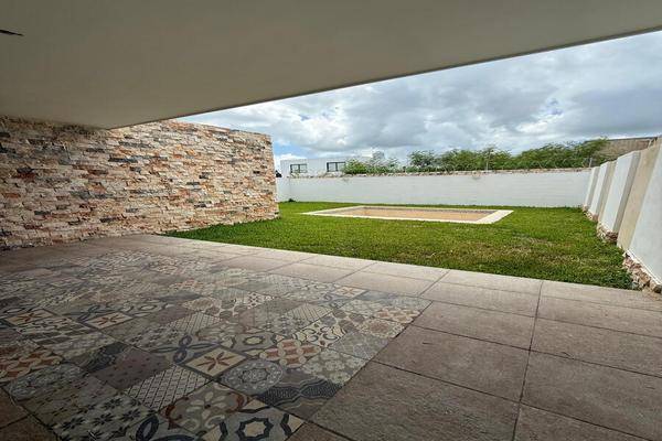 Foto de casa en venta en 0 , conkal, conkal, yucatán, 30437465 No. 02