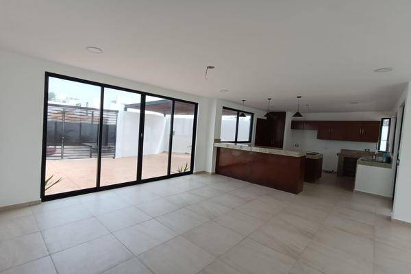 Foto de casa en venta en  , altabrisa, mérida, yucatán, 0 No. 04