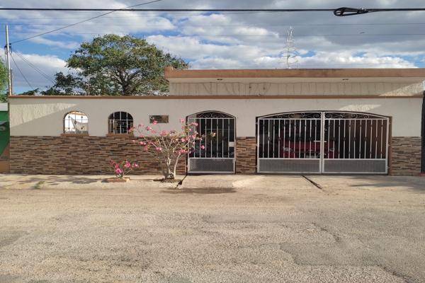 Casa en venta disponible en 25, Colonia Itzincab, C.P. 97392