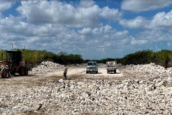Foto de terreno habitacional en venta en  , conkal, conkal, yucatán, 0 No. 03