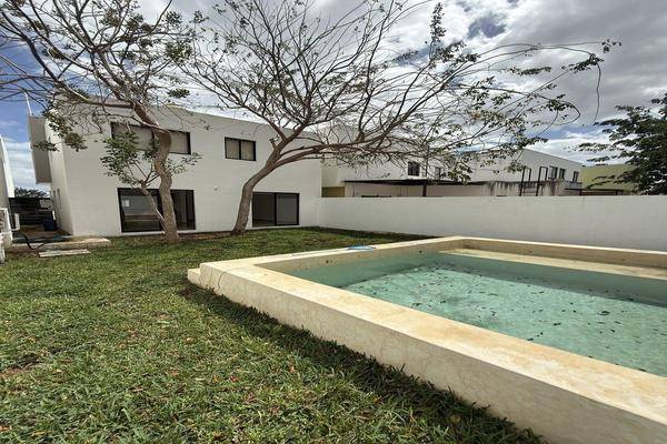 Foto de casa en renta en  , floresta, mérida, yucatán, 30894371 No. 01
