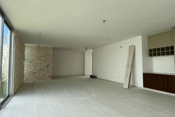Foto de casa en venta en  , xcanatún, mérida, yucatán, 0 No. 02