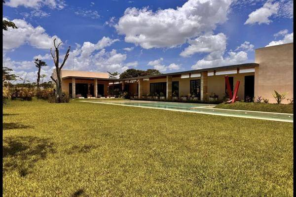Foto de terreno habitacional en venta en  , xcanatún, mérida, yucatán, 0 No. 02