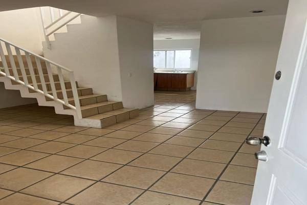 Foto de casa en (atrás del iteso) , parques del bosque, san pedro tlaquepaque, jalisco, 0 foto 03 Foto de casa en renta en (atrás del iteso) , parques del bosque, san pedro tlaquepaque, jalisco, 0 No. 03