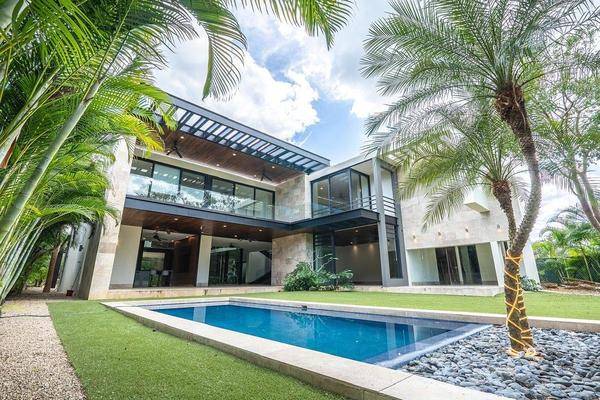 Foto de casa en avenida del jaguar , yucatán country club, mérida, yucatán, 0 foto 02 Foto de casa en venta en avenida del jaguar , yucatán country club, mérida, yucatán, 0 No. 02