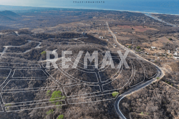 Foto de terreno habitacional en avenida principal , puerto escondido (puerto escondido), san pedro mixtepec -dto. 22 -, oaxaca, 28178120 foto 05 Foto de terreno habitacional en venta en avenida principal , puerto escondido (puerto escondido), san pedro mixtepec -dto. 22 -, oaxaca, 28178120 No. 05