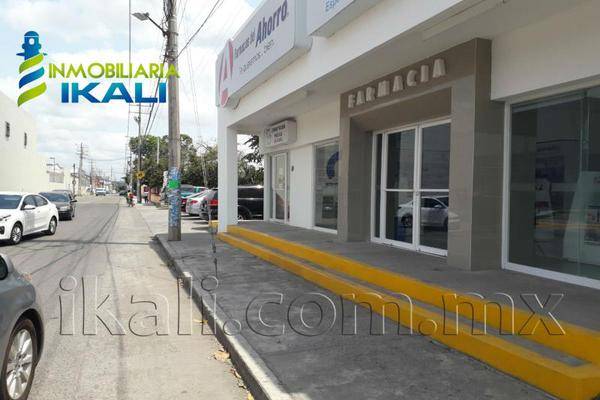 Foto de local en avenida puebla esquina araucarias sn 0 , palma sola, poza rica de hidalgo, veracruz de ignacio de la llave, 7102196 foto 02 Foto de local en renta en avenida puebla esquina araucarias sn 0 , palma sola, poza rica de hidalgo, veracruz de ignacio de la llave, 7102196 No. 02