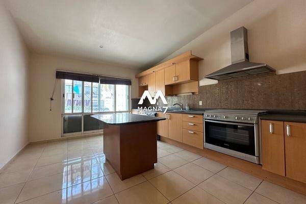 Foto de casa en boulevard el palomar , el palomar secc jockey club, tlajomulco de zúñiga, jalisco, 0 foto 02 Foto de casa en venta en boulevard el palomar , el palomar secc jockey club, tlajomulco de zúñiga, jalisco, 0 No. 02