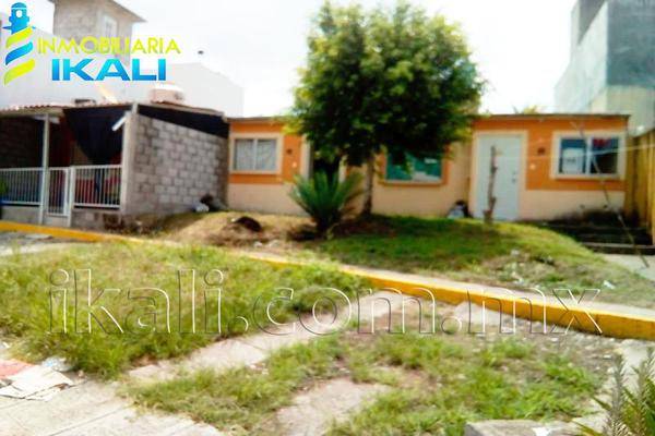 Foto de casa en boulevard pueblo nuevo 380, faja de oro, coatzintla, veracruz de ignacio de la llave, 6024663 foto 02 Foto de casa en venta en boulevard pueblo nuevo 380, faja de oro, coatzintla, veracruz de ignacio de la llave, 6024663 No. 02