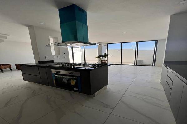 Foto de casa en capital norte , pontevedra, zapopan, jalisco, 30010131 foto 02 Foto de casa en venta en capital norte , pontevedra, zapopan, jalisco, 30010131 No. 02