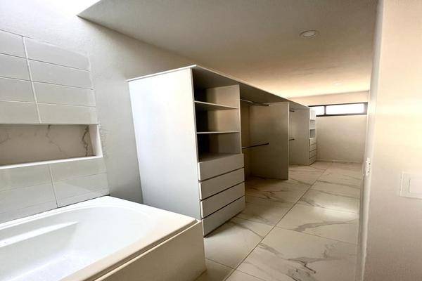 Foto de casa en capital norte , pontevedra, zapopan, jalisco, 30010131 foto 05 Foto de casa en venta en capital norte , pontevedra, zapopan, jalisco, 30010131 No. 05