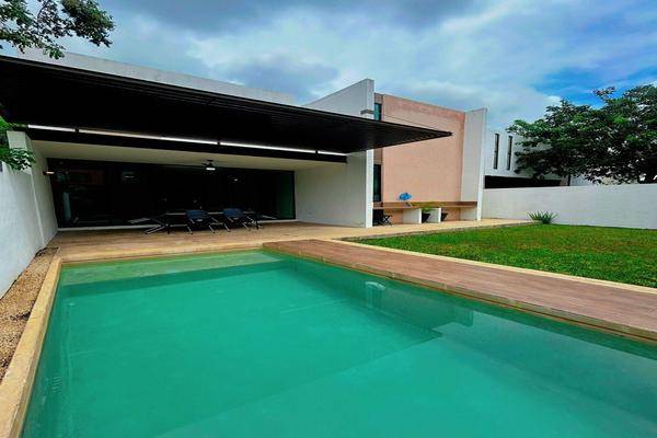 Foto de casa en casa en venta meridacholulprivada parque centralentrega inmediata. , cholul, mérida, yucatán, 0 foto 01 Foto de casa en venta en casa en venta meridacholulprivada parque centralentrega inmediata. , cholul, mérida, yucatán, 0 No. 01