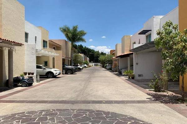 Foto de casa en coto villa piazzola , loma bonita sur, zapopan, jalisco, 28815516 foto 02 Foto de casa en renta en coto villa piazzola , loma bonita sur, zapopan, jalisco, 28815516 No. 02