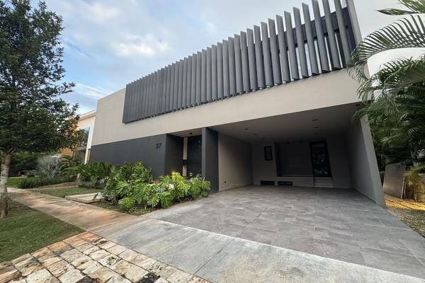 Foto de casa en en , yucatán country club, mérida, yucatán, 0 foto 01 Foto de casa en venta en en , yucatán country club, mérida, yucatán, 0 No. 01