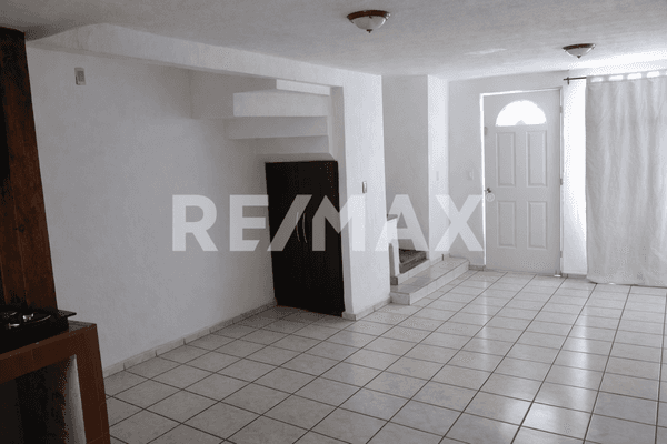 Foto de casa en fuente del gorrión #368 , villa fontana, san pedro tlaquepaque, jalisco, 0 foto 02 Foto de casa en venta en fuente del gorrión #368 , villa fontana, san pedro tlaquepaque, jalisco, 0 No. 02