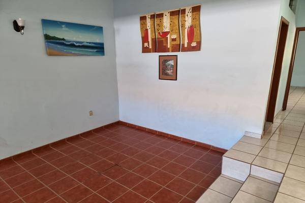 Foto de casa en iturbide , san miguel cuyutlan, tlajomulco de zúñiga, jalisco, 27806199 foto 03 Foto de casa en venta en iturbide , san miguel cuyutlan, tlajomulco de zúñiga, jalisco, 27806199 No. 03