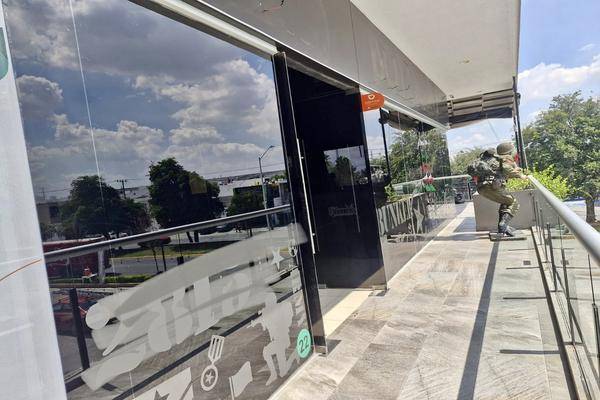 Foto de local en los pinos , joyas de anáhuac, general escobedo, nuevo león, 0 foto 02 Foto de local en renta en los pinos , joyas de anáhuac, general escobedo, nuevo león, 0 No. 02