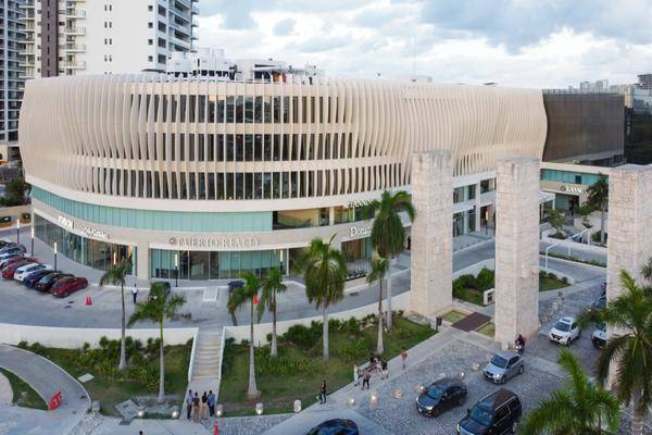Foto de local en , novo cancún, benito juárez, quintana roo, 27540606 foto 04 Foto de local en renta en , novo cancún, benito juárez, quintana roo, 27540606 No. 04