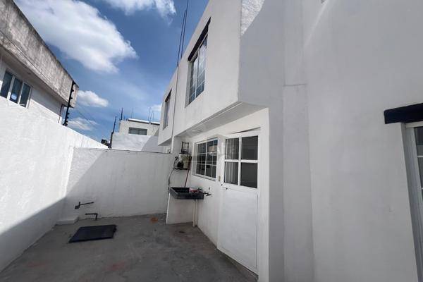 Foto de casa en pensador mexicano 302, san lorenzo tepaltitlán centro, toluca, méxico, 0 foto 04 Foto de casa en renta en pensador mexicano 302, san lorenzo tepaltitlán centro, toluca, méxico, 0 No. 04