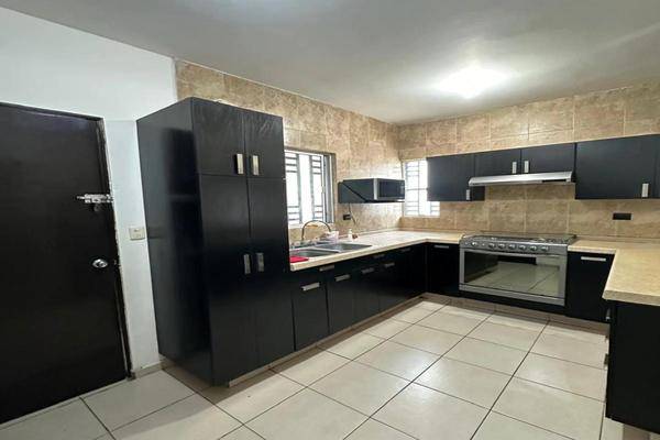 Foto de casa en , residencial la española, monterrey, nuevo león, 0 foto 02 Foto de casa en renta en , residencial la española, monterrey, nuevo león, 0 No. 02