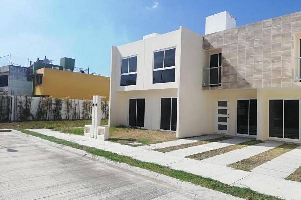 Foto de casa en residencial laguna tenerife, villahermosa, tabasco , tenerife, nacajuca, tabasco, 0 foto 02 Foto de casa en venta en residencial laguna tenerife, villahermosa, tabasco , tenerife, nacajuca, tabasco, 0 No. 02