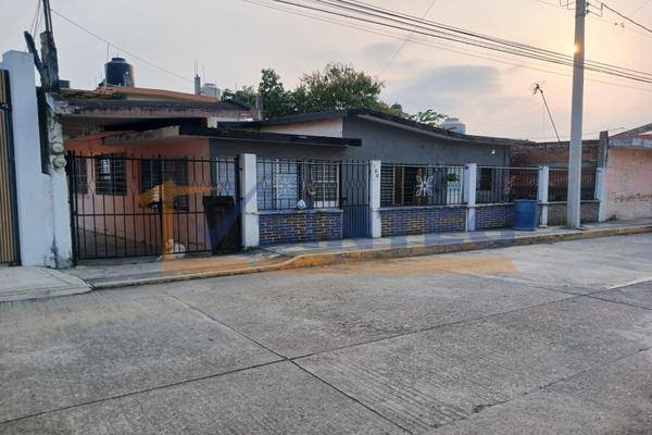 Foto de casa en , revolución, poza rica de hidalgo, veracruz de ignacio de la llave, 0 foto 02 Foto de casa en venta en , revolución, poza rica de hidalgo, veracruz de ignacio de la llave, 0 No. 02
