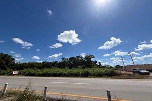 Foto de terreno habitacional en sobre carretera federal merida cancun , tixkokob, tixkokob, yucatán, 30515956 foto 01 Foto de terreno habitacional en venta en sobre carretera federal merida cancun , tixkokob, tixkokob, yucatán, 30515956 No. 01