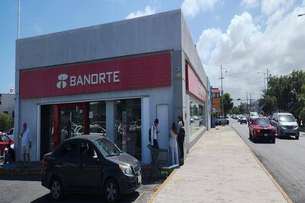 Foto de local en , supermanzana 50, benito juárez, quintana roo, 0 foto 02 Foto de local en renta en , supermanzana 50, benito juárez, quintana roo, 0 No. 02
