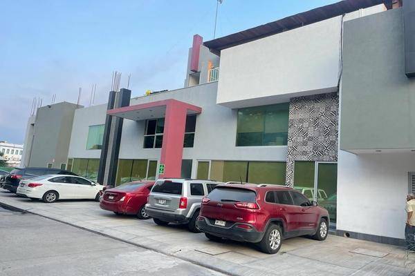 Foto de oficina en valencia , salagua, manzanillo, colima, 27321616 foto 01 Foto de oficina en renta en valencia , salagua, manzanillo, colima, 27321616 No. 01