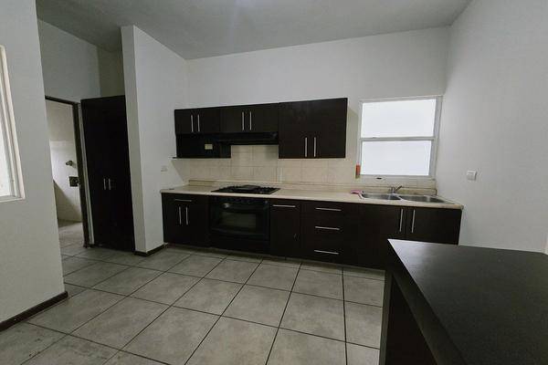 Foto de casa en , villa vergel residencial, saltillo, coahuila de zaragoza, 31115102 foto 05 Foto de casa en renta en , villa vergel residencial, saltillo, coahuila de zaragoza, 31115102 No. 05